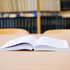 Termíny státních zkoušek a obhajob ve šk. roce 2019/2020 a povinná prezentace BP
